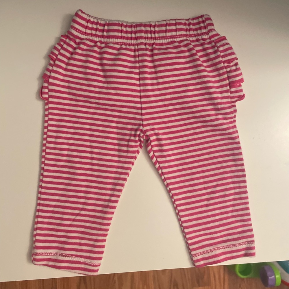 nb ruffle butt pants